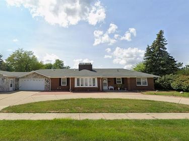 13900 Village Lane, Riverview, MI 48193
