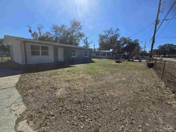 517 Chaseville St, Pensacola, FL 32507