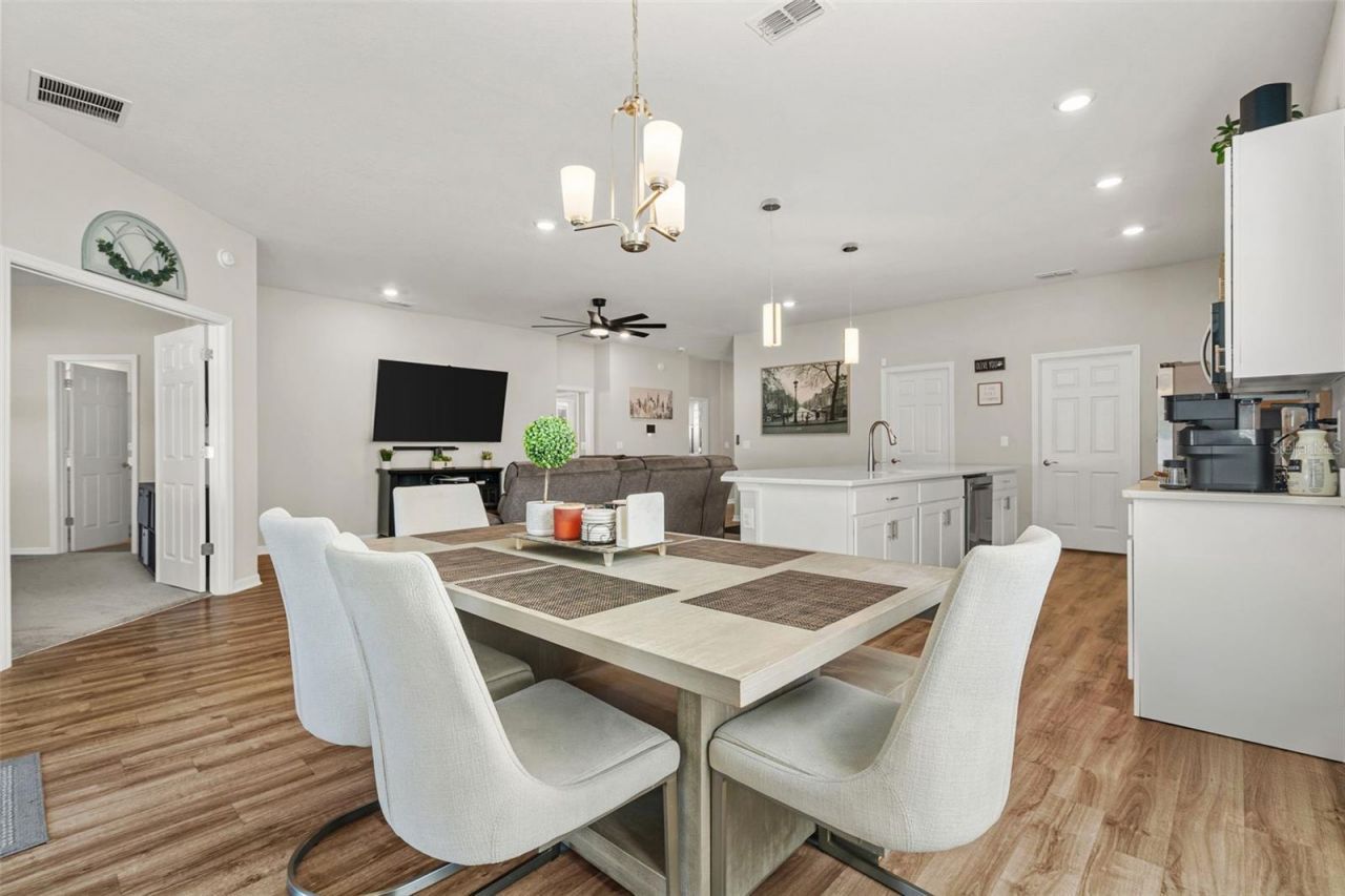 1056 Aruba Avenue, Mulberry, FL 33860 Photo