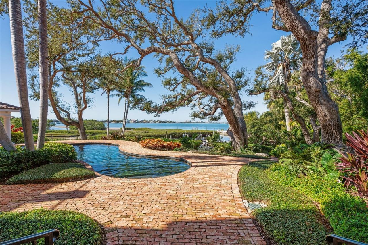 3000 Southwest Drive, Sarasota, FL 34239 Photo