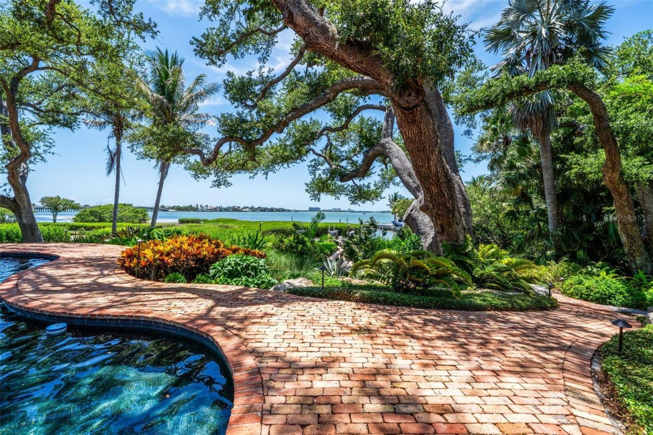 3000 Southwest Drive, Sarasota, FL 34239 Photo