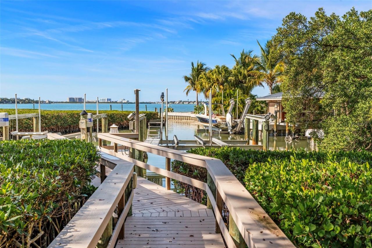 3000 Southwest Drive, Sarasota, FL 34239 Photo