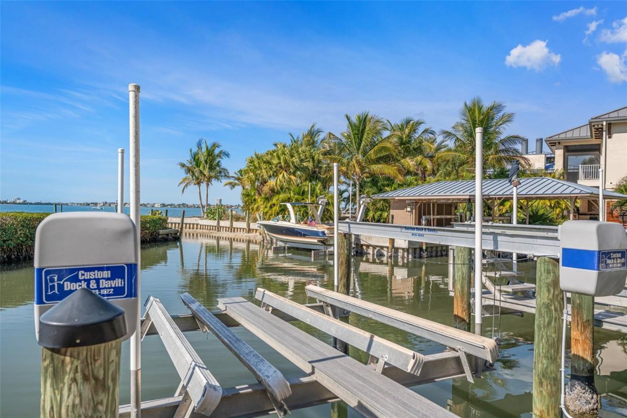 3000 Southwest Drive, Sarasota, FL 34239 Photo