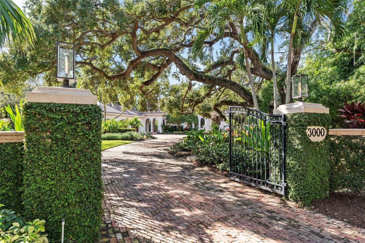 3000 Southwest Drive, Sarasota, FL 34239 Photo