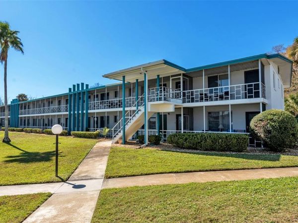 1600 W LAKE PARKER DRIVE, Unit C8, LAKELAND, FL 33805