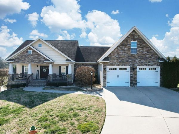 400 Chase Lane NE, Cleveland, TN 37323