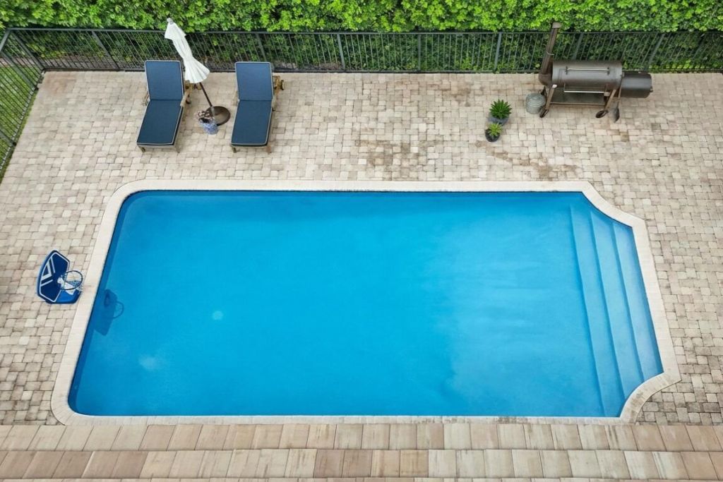 2413 NW 40th Circle, Boca Raton, FL 33431 Photo