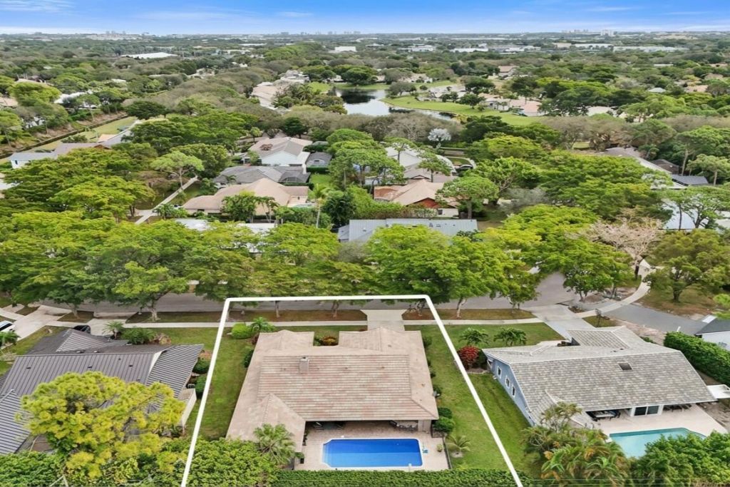 2413 NW 40th Circle, Boca Raton, FL 33431 Photo