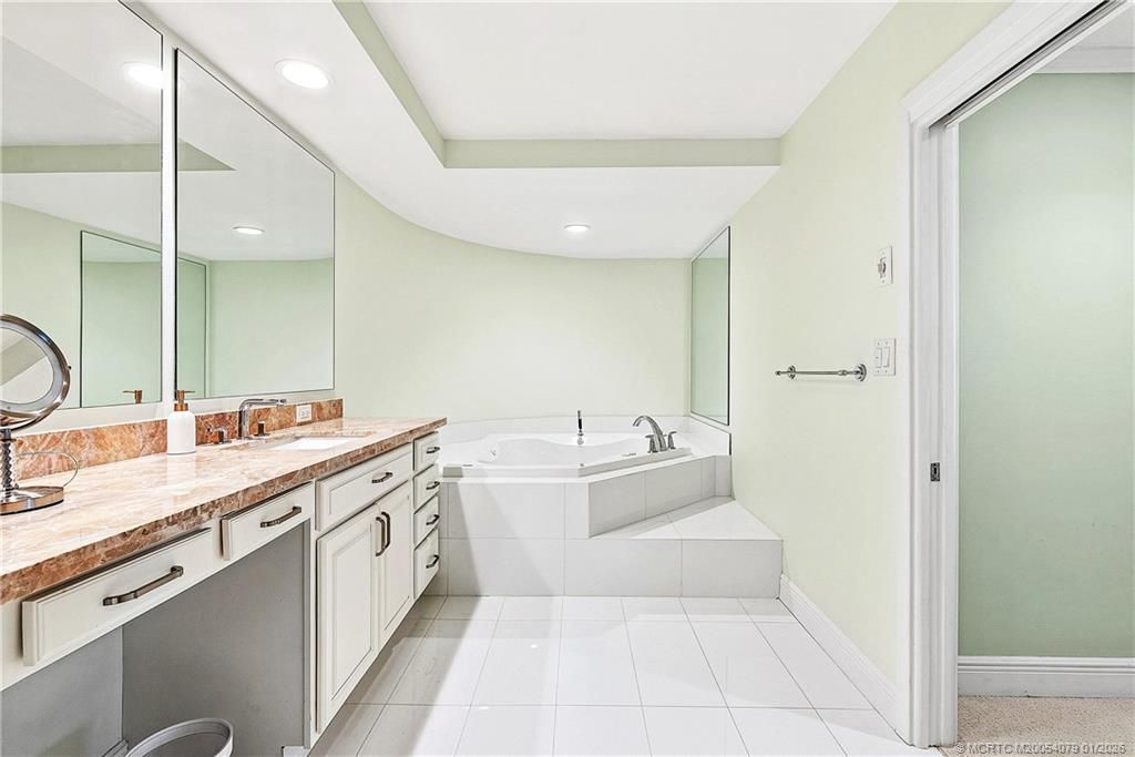 2001 SE Sailfish Point Boulevard, Unit 313, Stuart, FL 34996 Photo