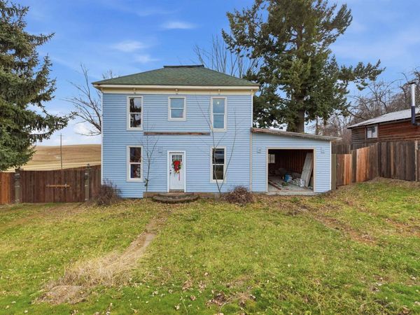 305 W Rednour St, Oakesdale, WA 99158