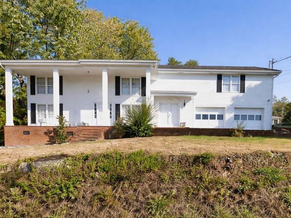 224 Mark Twain Avenue W, Jamestown, TN 38556