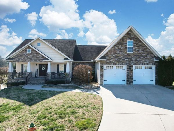 400 Chase Lane NE, Cleveland, TN 37323