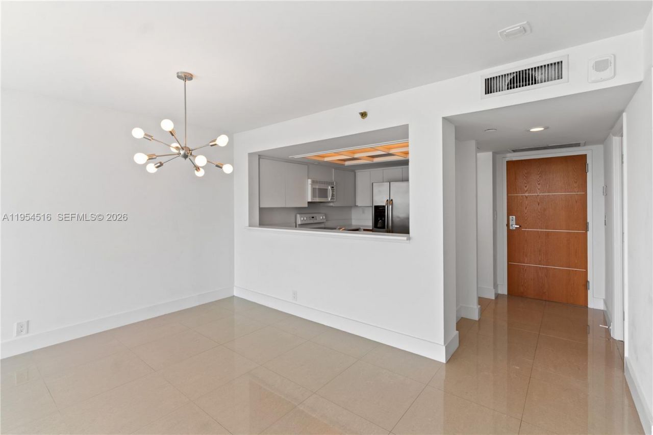 400 S Pointe Dr, Unit 807, Miami Beach, FL 33139 Photo
