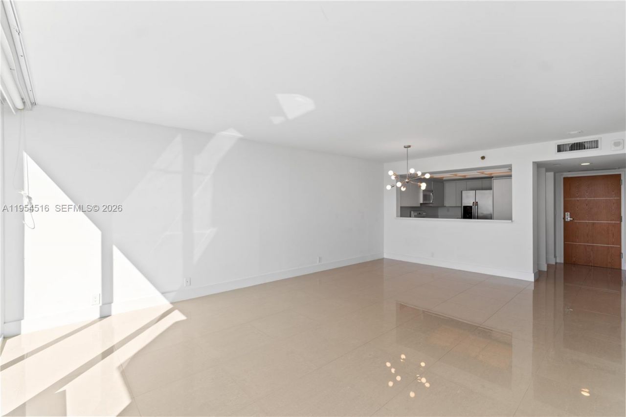 400 S Pointe Dr, Unit 807, Miami Beach, FL 33139 Photo