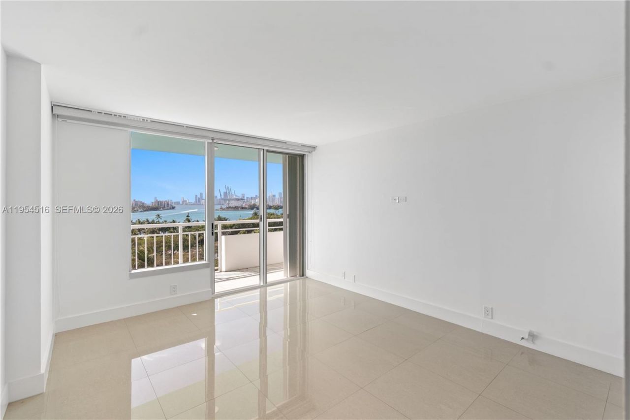 400 S Pointe Dr, Unit 807, Miami Beach, FL 33139 Photo