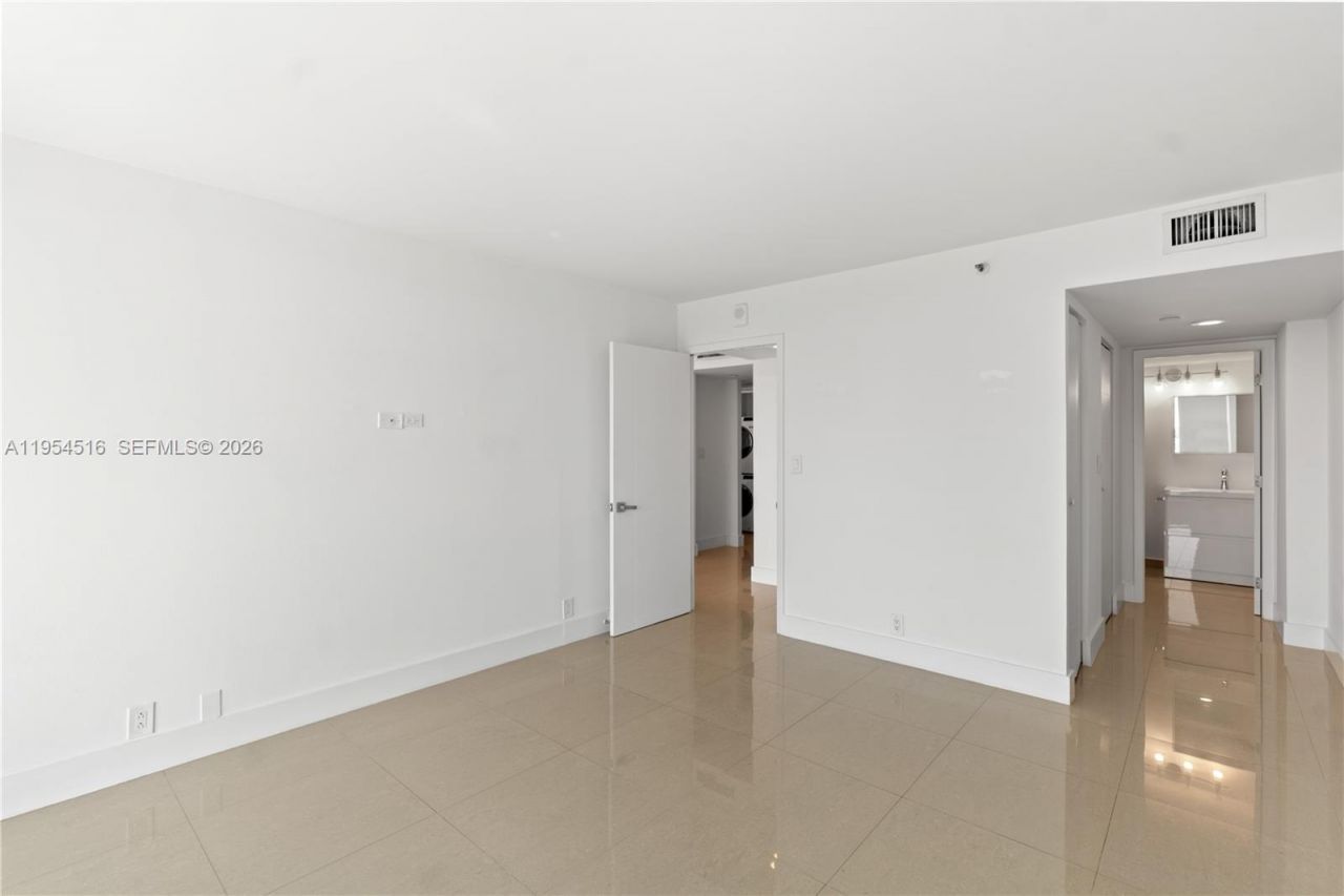 400 S Pointe Dr, Unit 807, Miami Beach, FL 33139 Photo