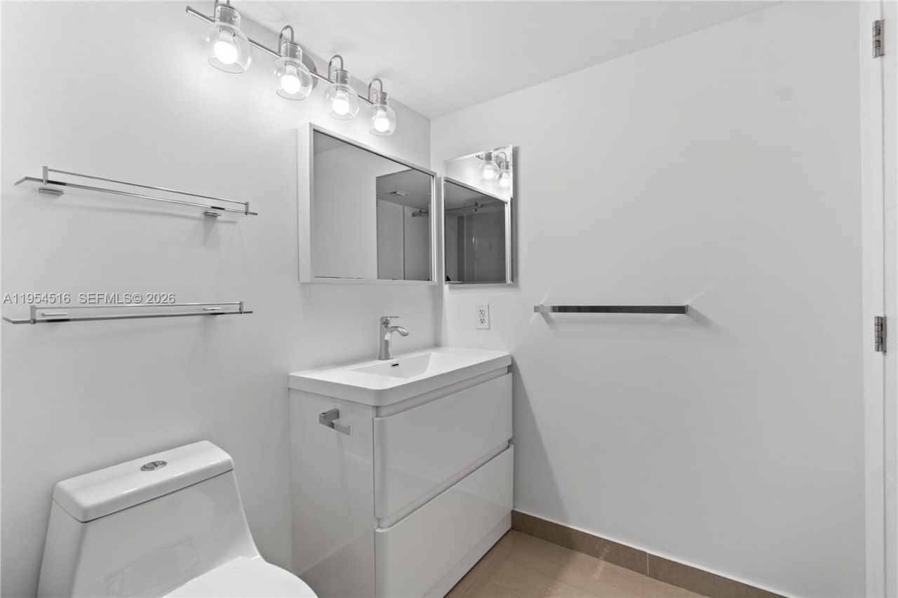 400 S Pointe Dr, Unit 807, Miami Beach, FL 33139 Photo