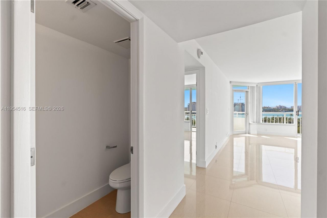 400 S Pointe Dr, Unit 807, Miami Beach, FL 33139 Photo