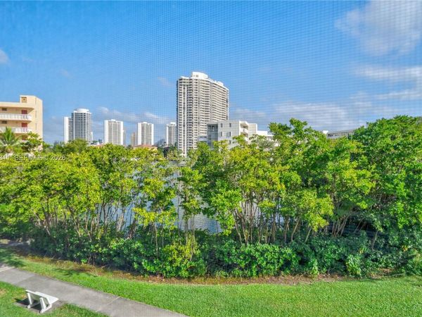 2930 Point East Dr, Unit E312, Aventura, FL 33160