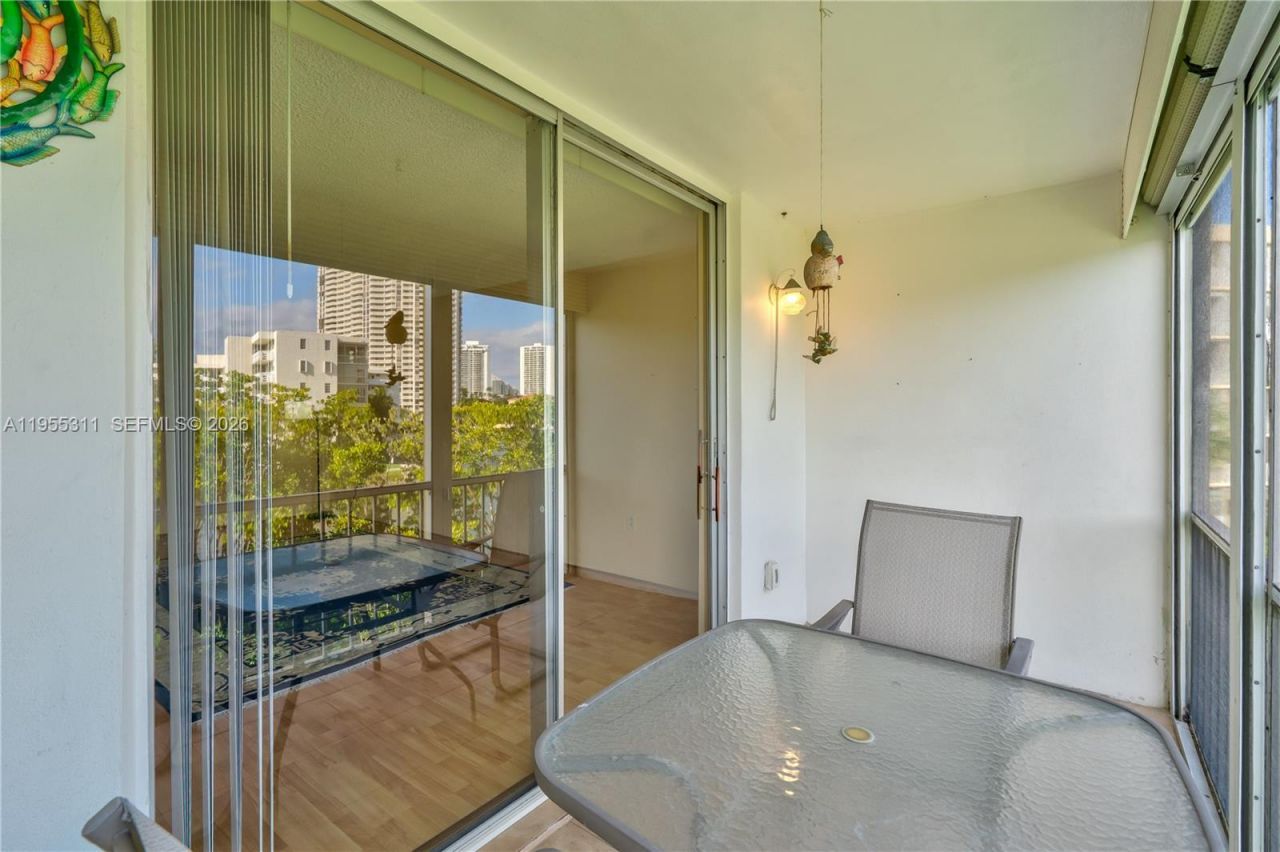 2930 Point East Dr, Unit E312, Aventura, FL 33160 Photo