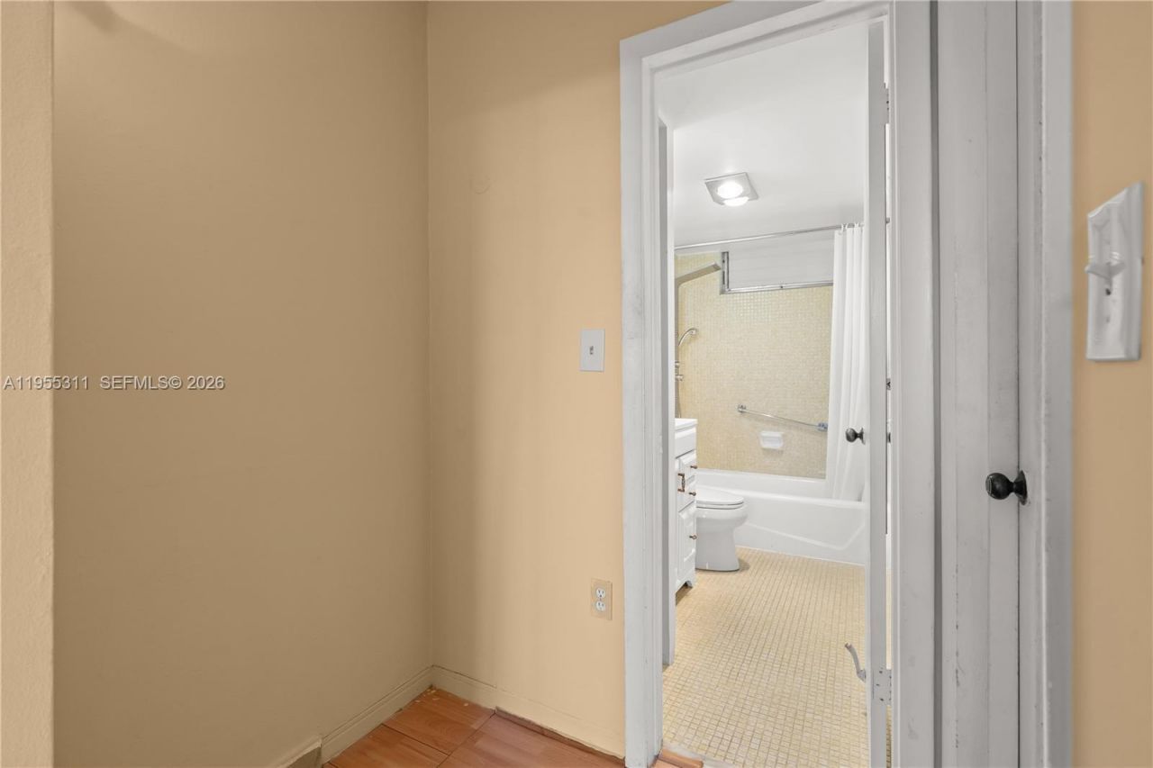 2930 Point East Dr, Unit E312, Aventura, FL 33160 Photo