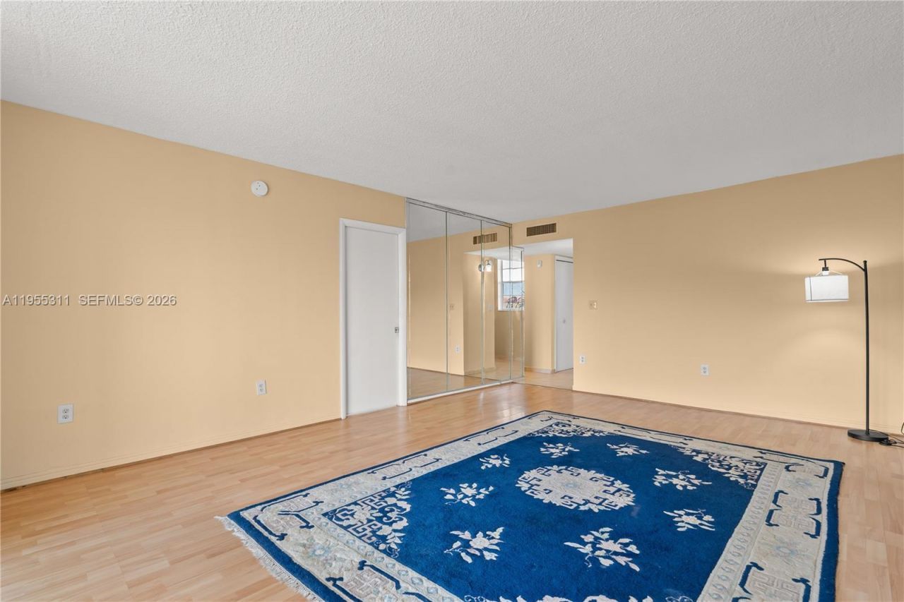 2930 Point East Dr, Unit E312, Aventura, FL 33160 Photo