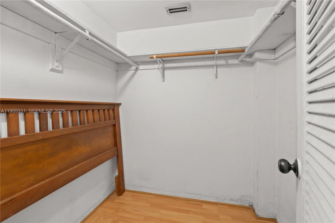 2930 Point East Dr, Unit E312, Aventura, FL 33160 Photo