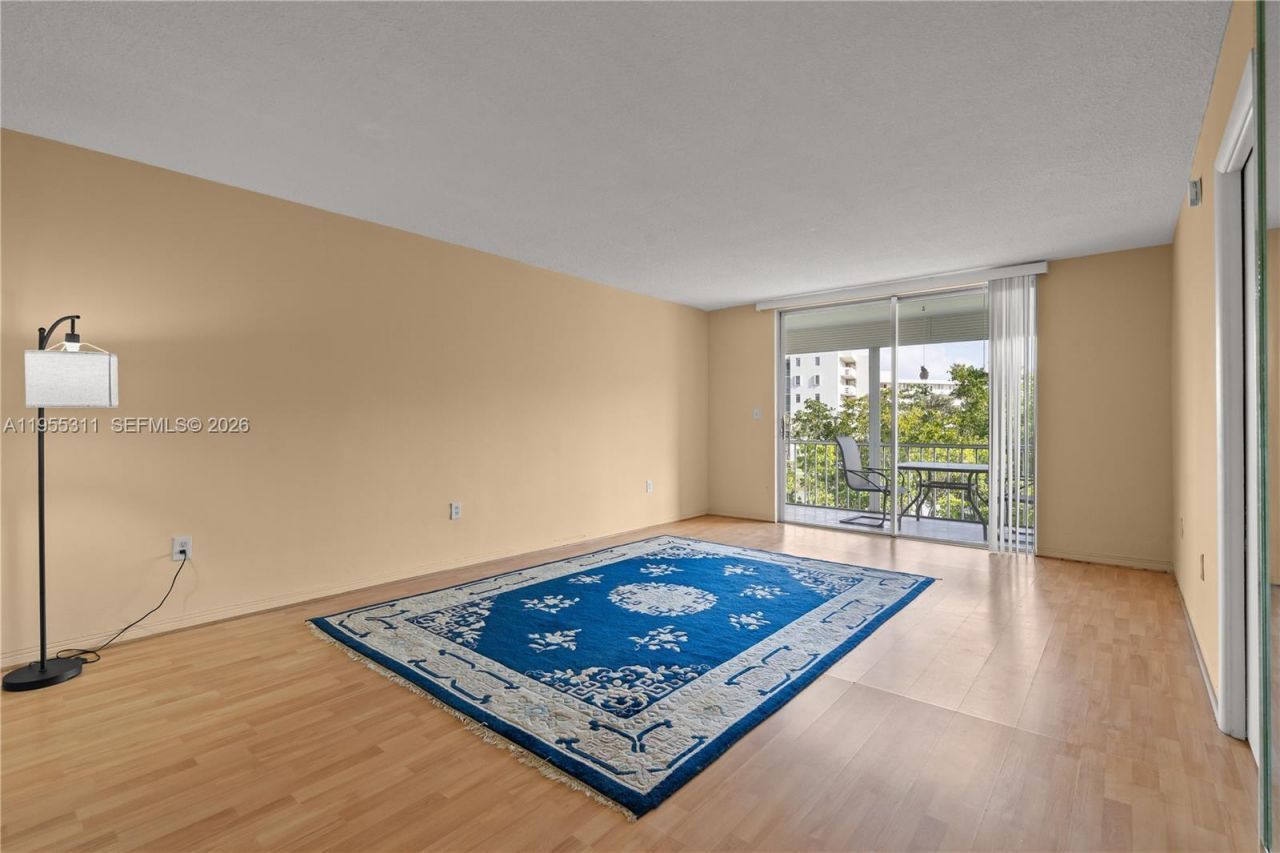 2930 Point East Dr, Unit E312, Aventura, FL 33160 Photo