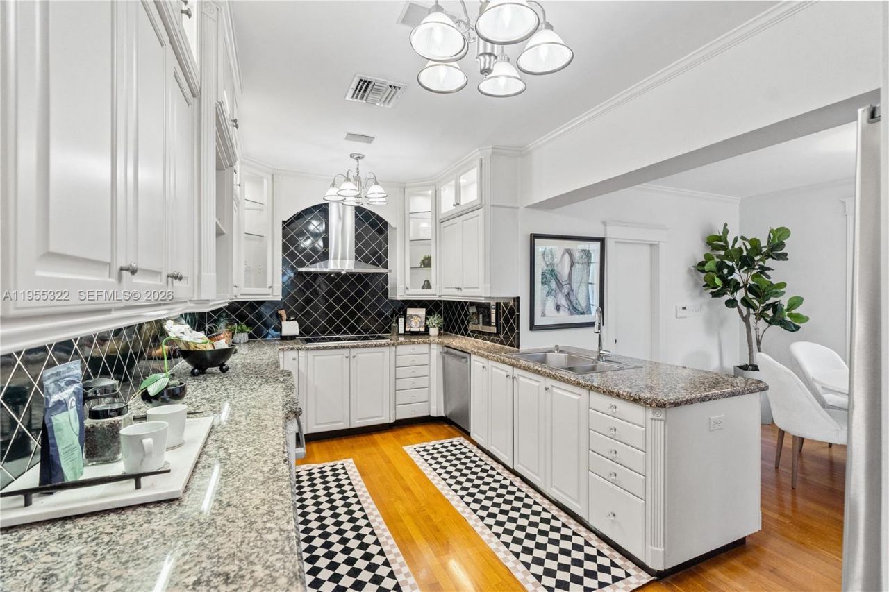 4705 Alhambra Cir, Coral Gables, FL 33146 Photo