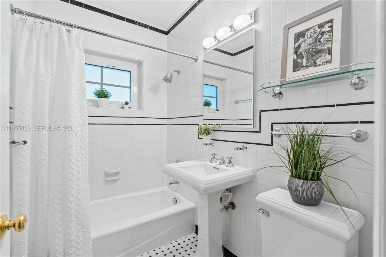 4705 Alhambra Cir, Coral Gables, FL 33146 Photo