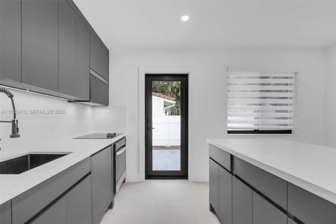 1293 SW 22nd Avenue, Unit 1, Miami, FL 33135 Photo