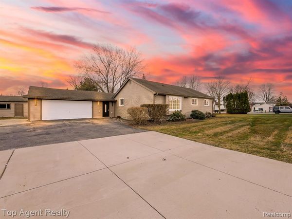 20580 21 Mile Road, Macomb Twp, MI 48044