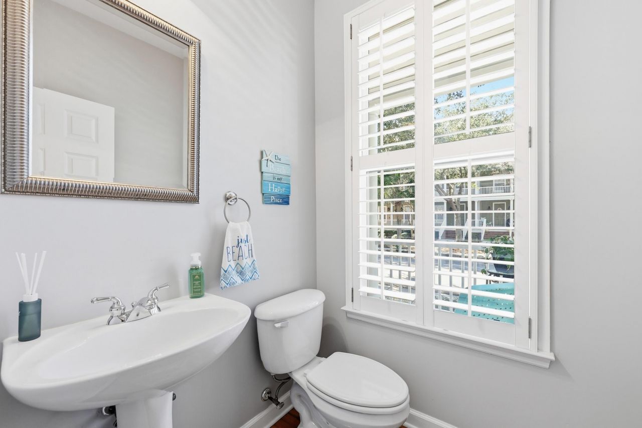 3011 Treadwell Street Photo 13