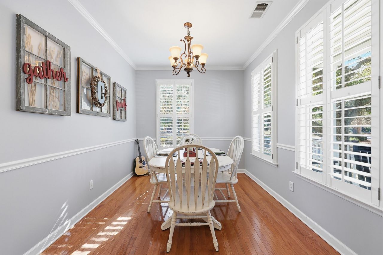 3011 Treadwell Street Photo 6