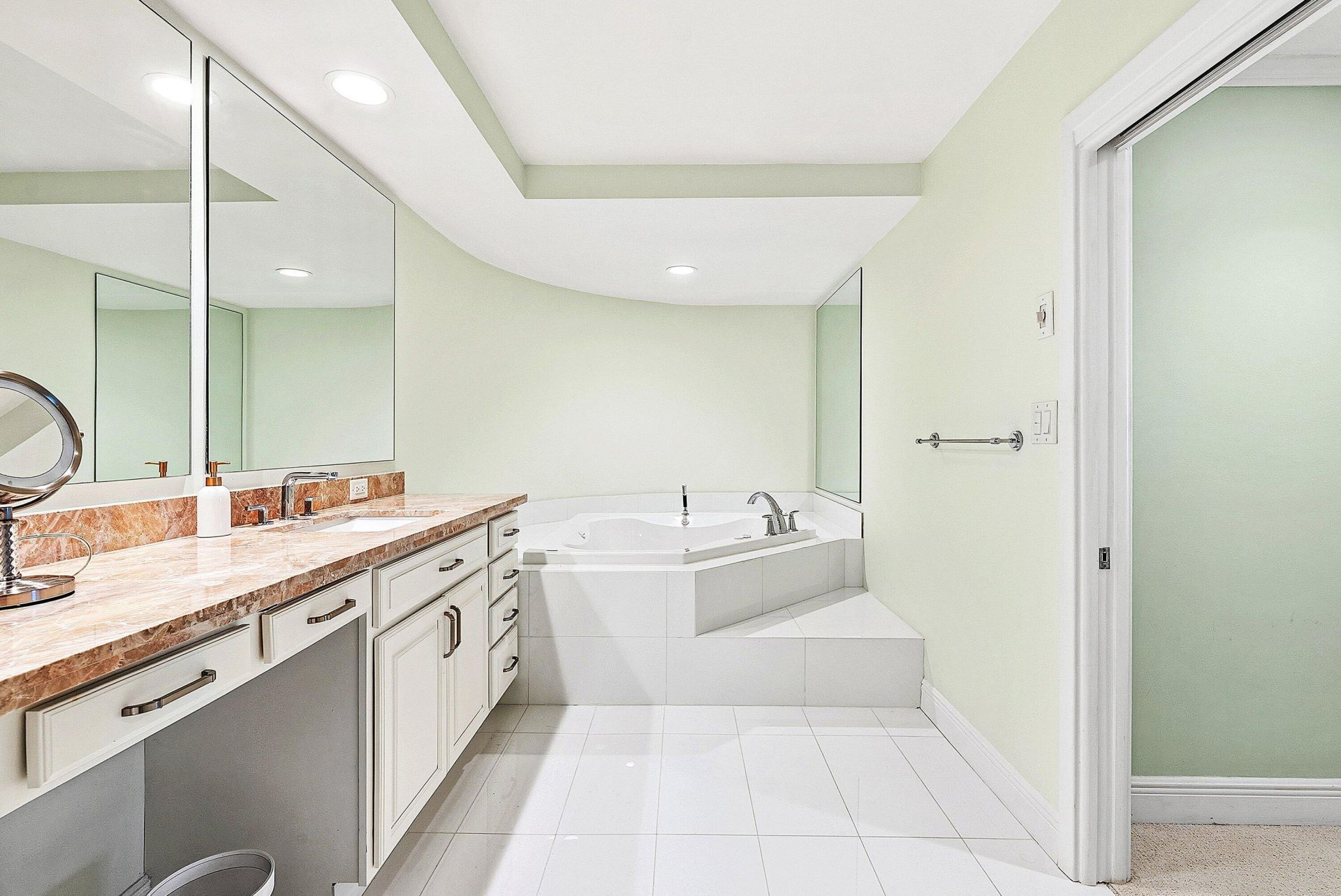 2001 SE Sailfish Point Boulevard, Unit 313, Stuart, FL 34996 Photo