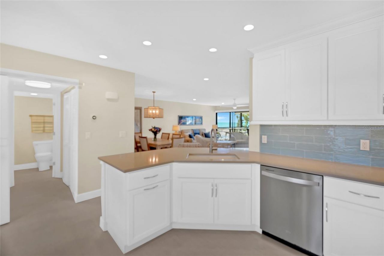 9226 Midnight Pass Road, Unit 3B, Sarasota, FL 34242 Photo