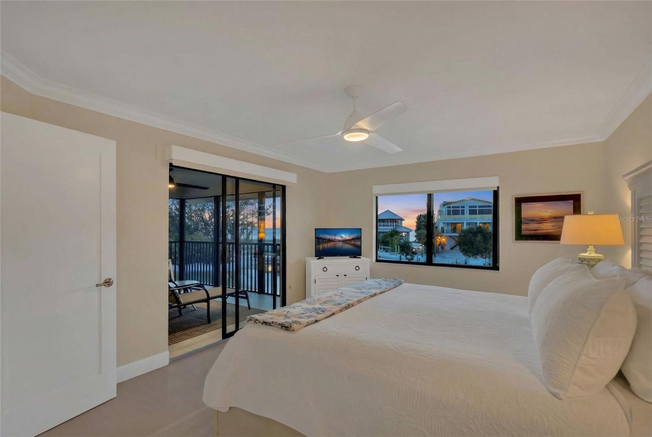 9226 Midnight Pass Road, Unit 3B, Sarasota, FL 34242 Photo