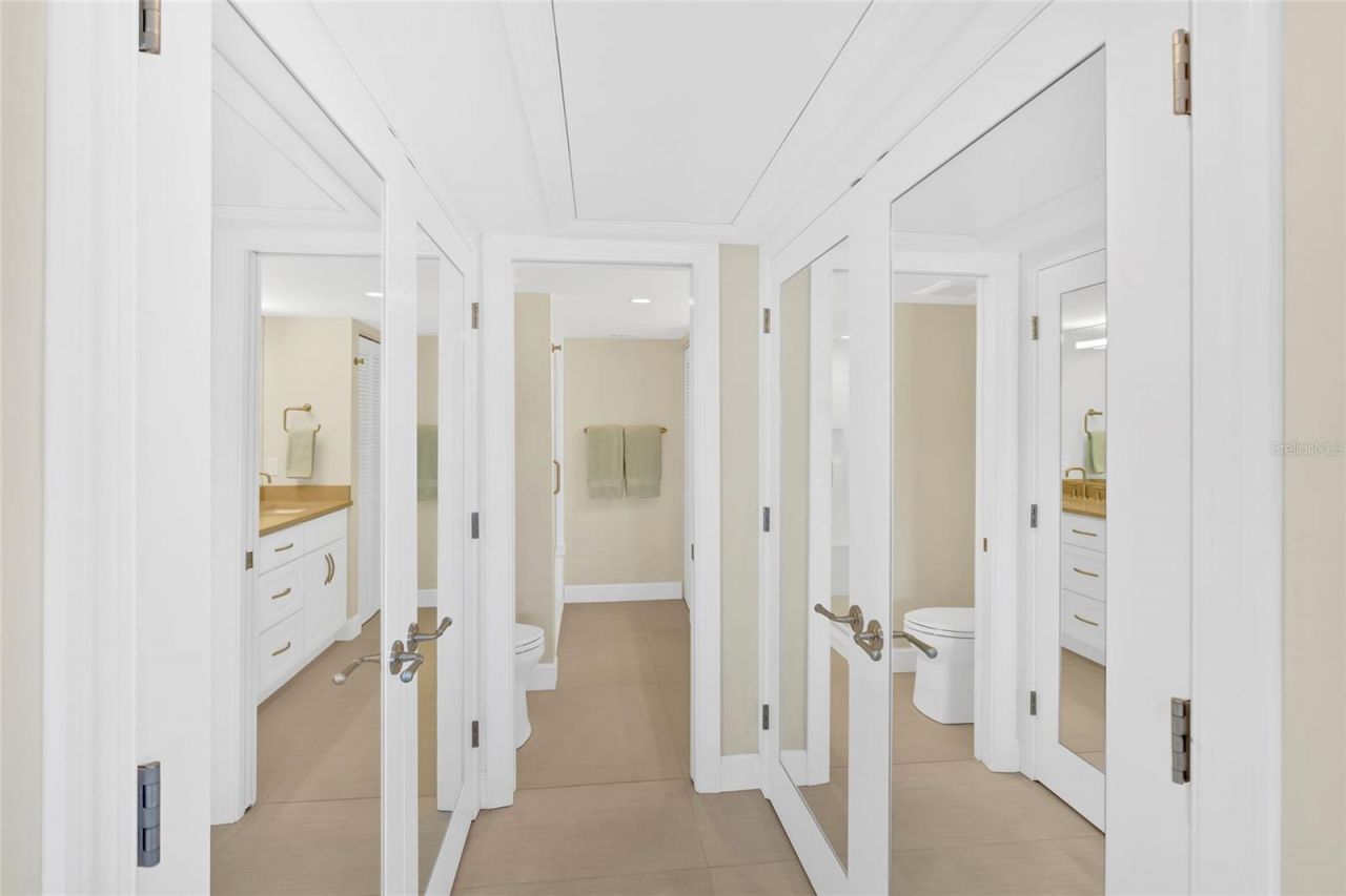 9226 Midnight Pass Road, Unit 3B, Sarasota, FL 34242 Photo