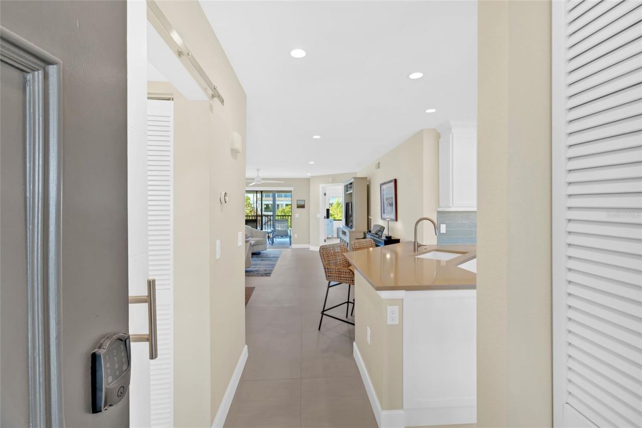 9226 Midnight Pass Road, Unit 3B, Sarasota, FL 34242 Photo