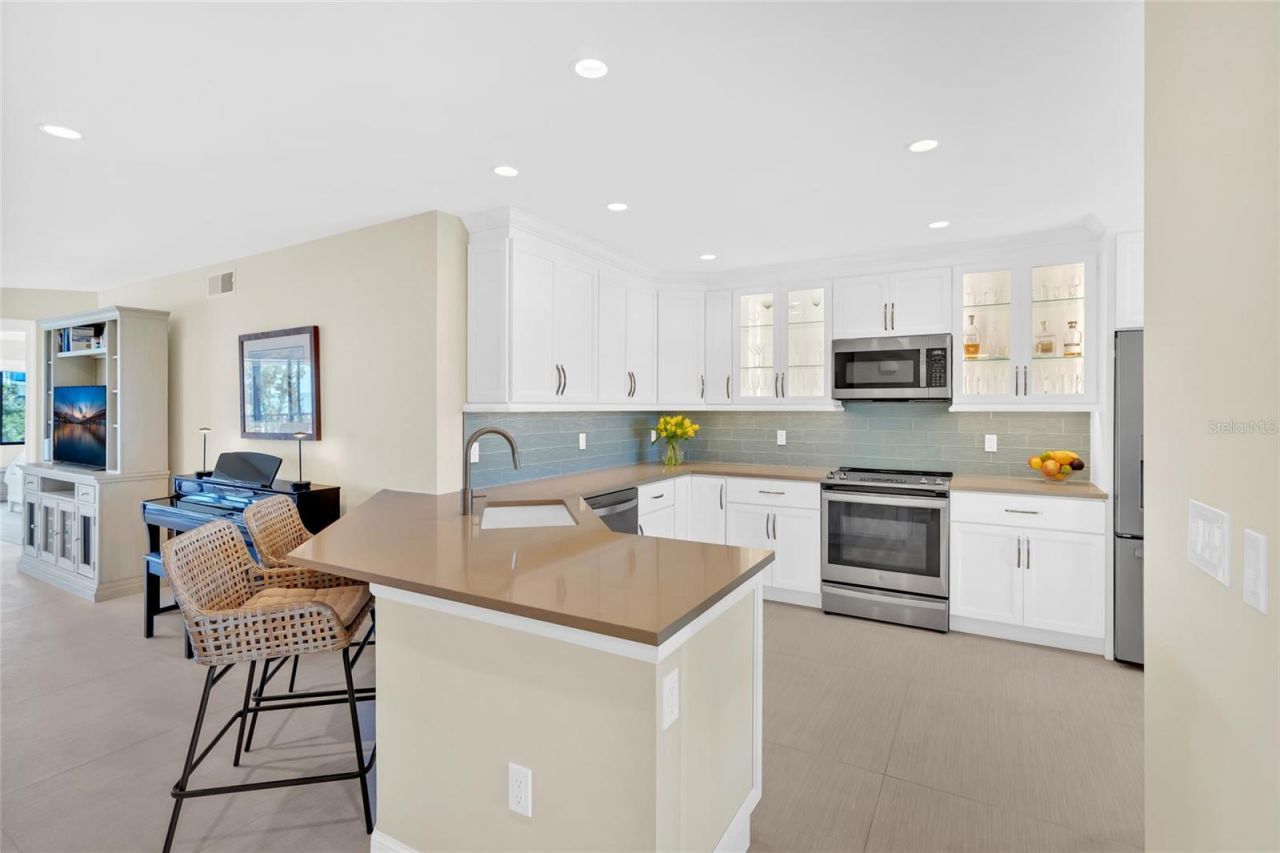 9226 Midnight Pass Road, Unit 3B, Sarasota, FL 34242 Photo