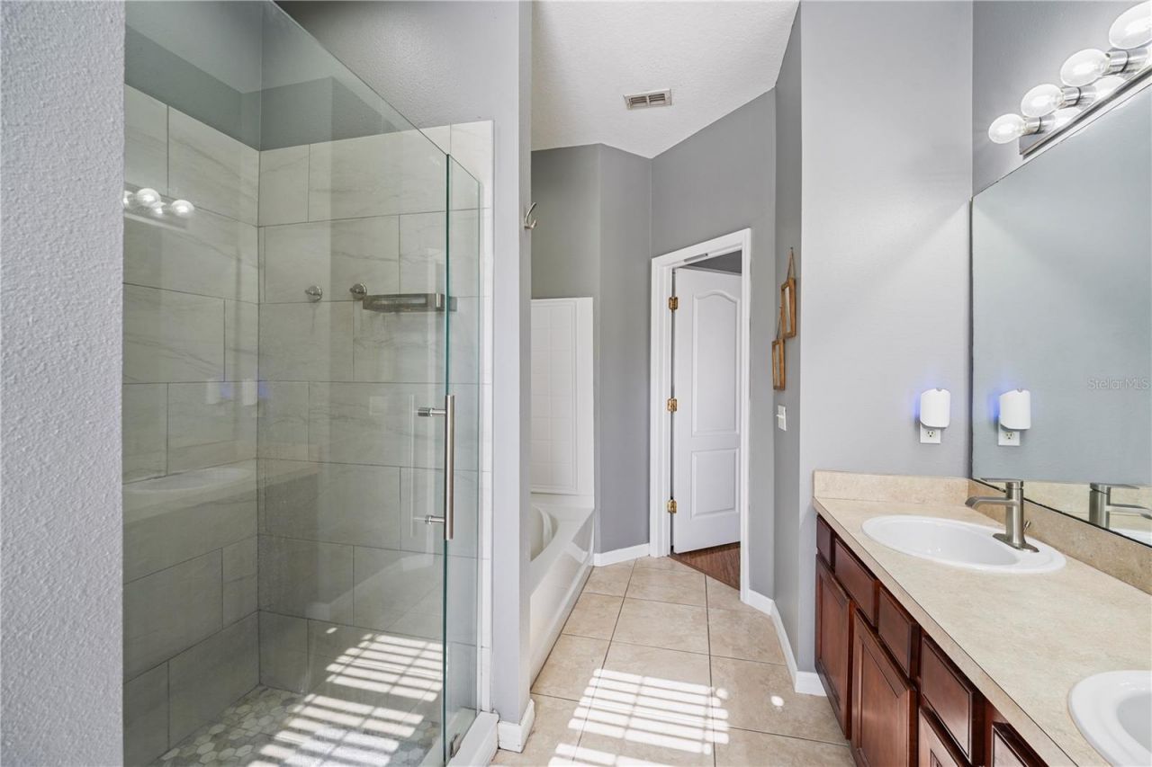7105 Red Lantern Drive, Unit 13C, Harmony, FL 34773 Photo