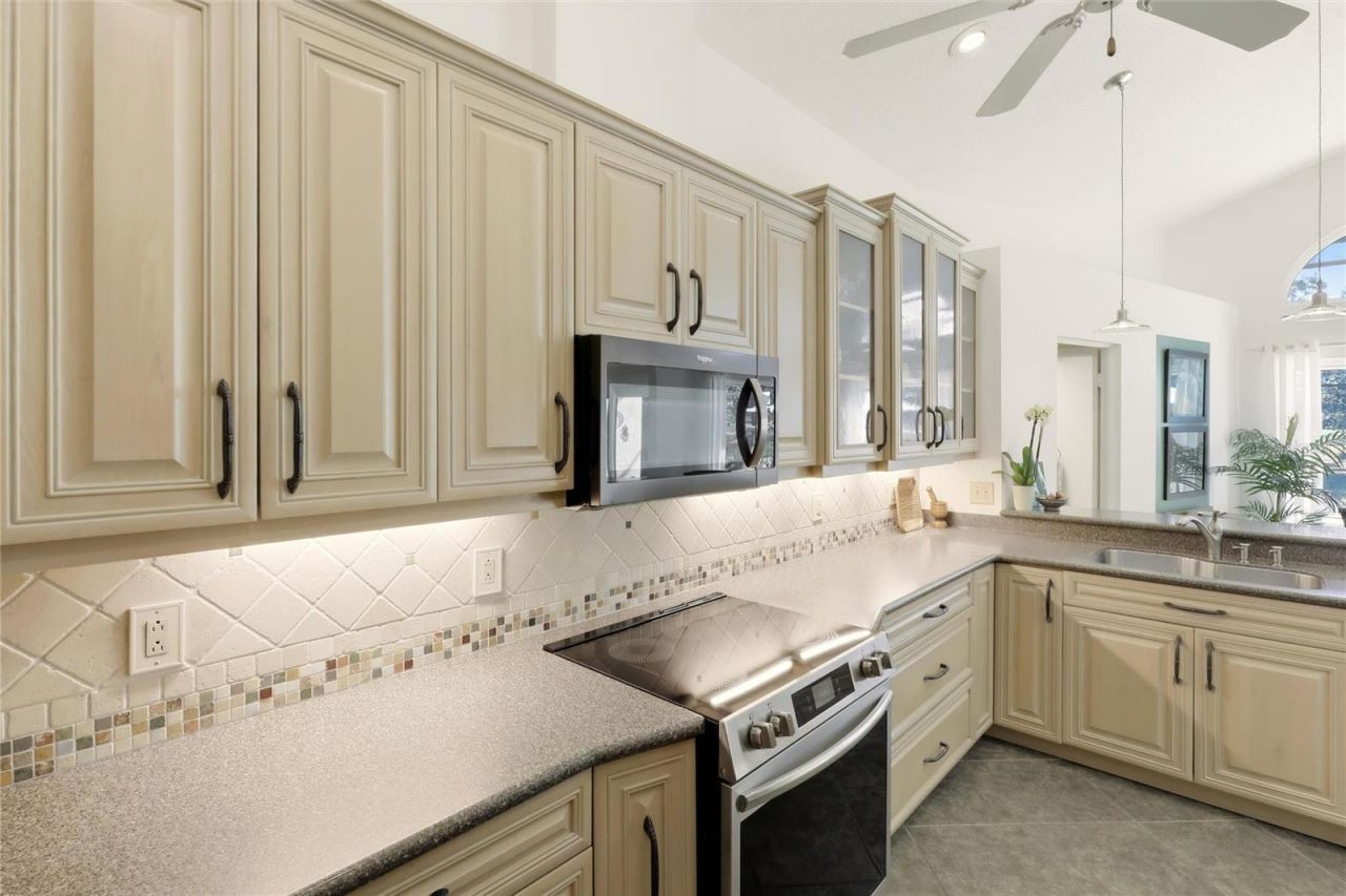 12806 7th Avenue Ne, Bradenton, FL 34212 Photo