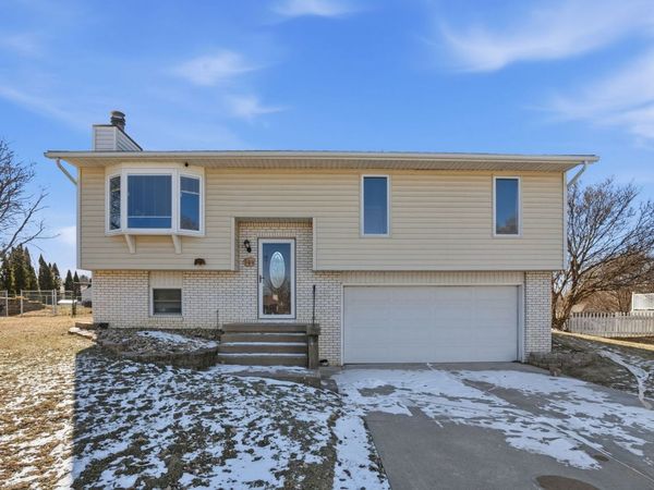 109 Blackhawk Drive, Park View, IA 52748
