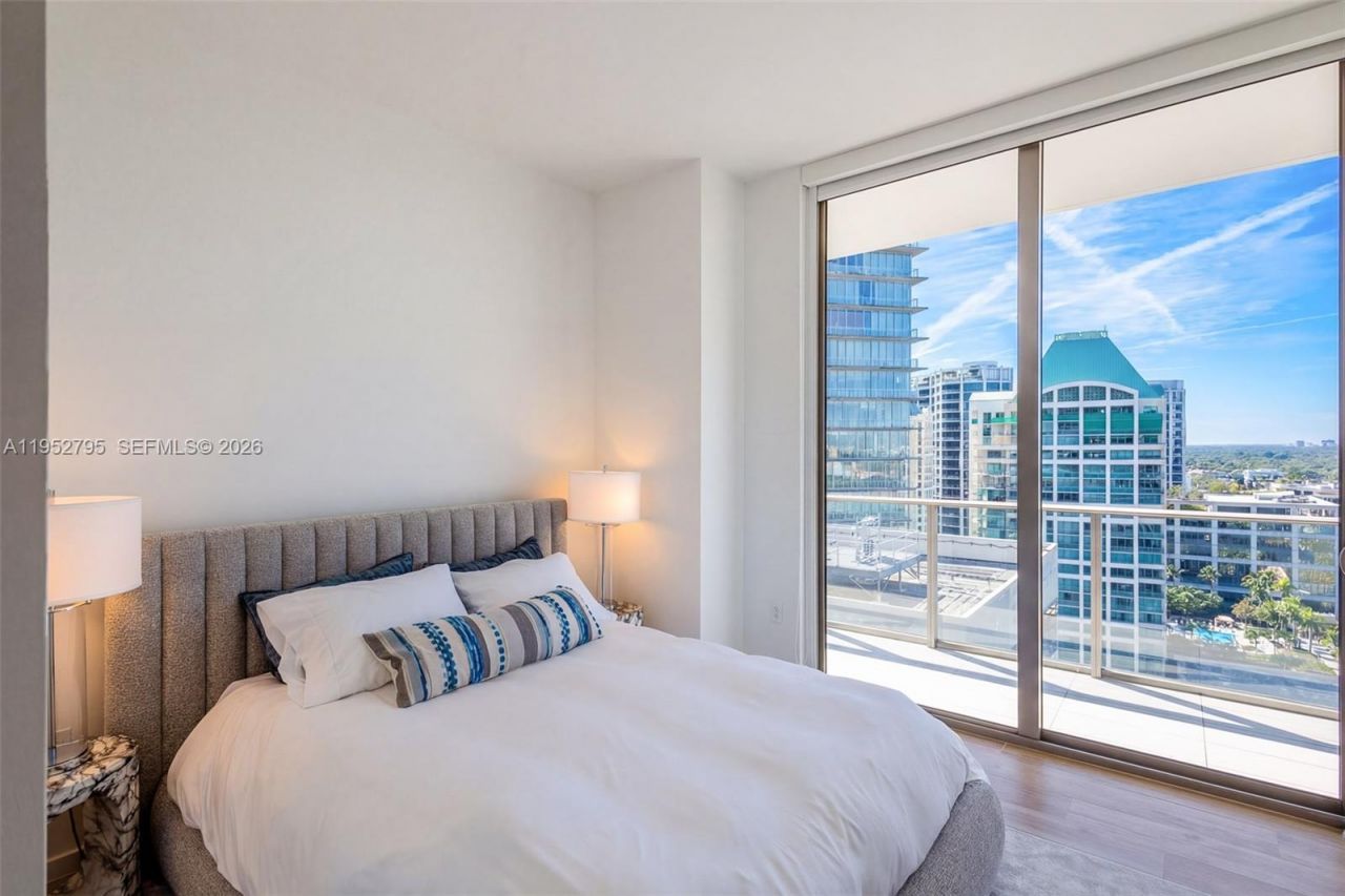 2678 Tigertail Ave, Unit 1707, Miami, FL 33133 Photo