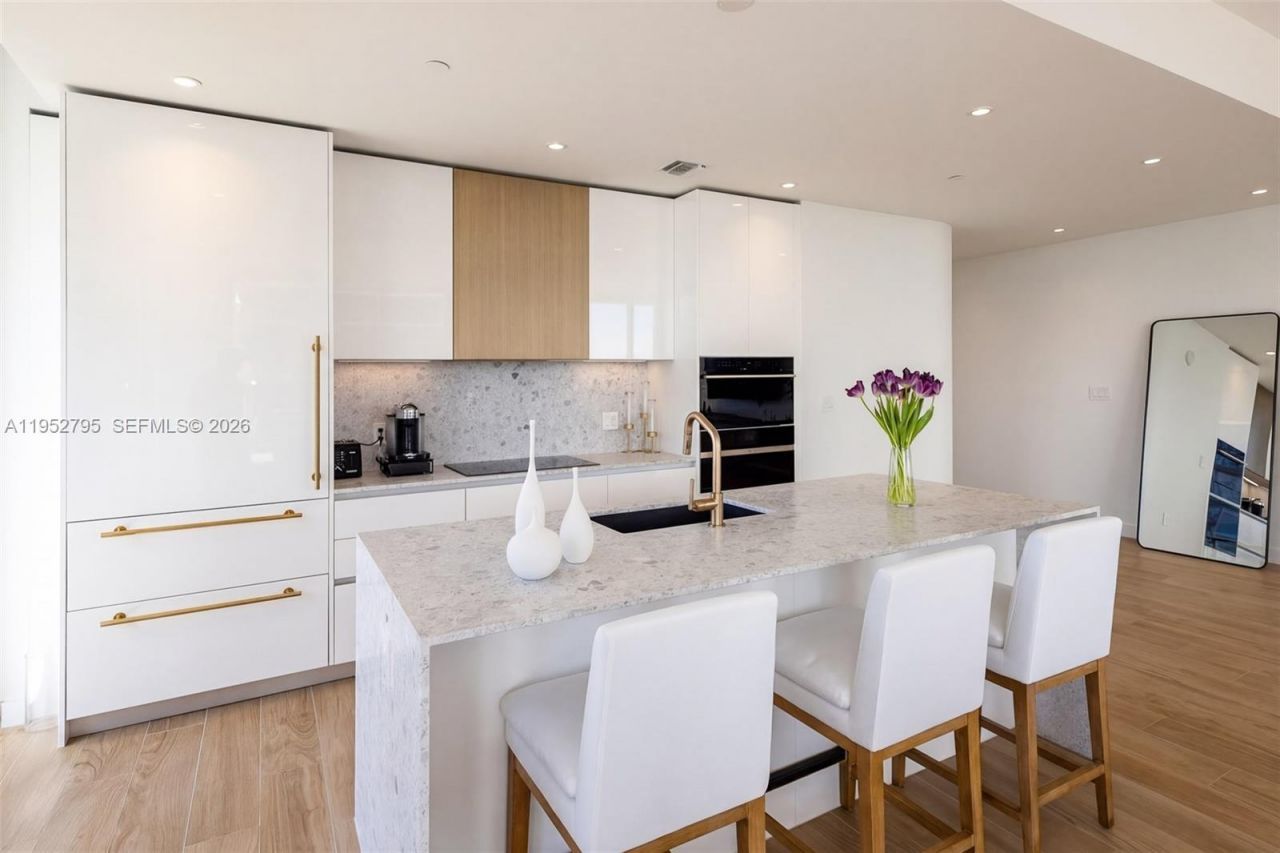 2678 Tigertail Ave, Unit 1707, Miami, FL 33133 Photo