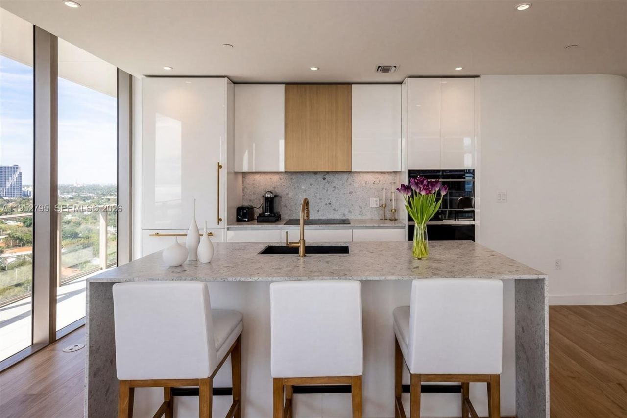 2678 Tigertail Ave, Unit 1707, Miami, FL 33133 Photo