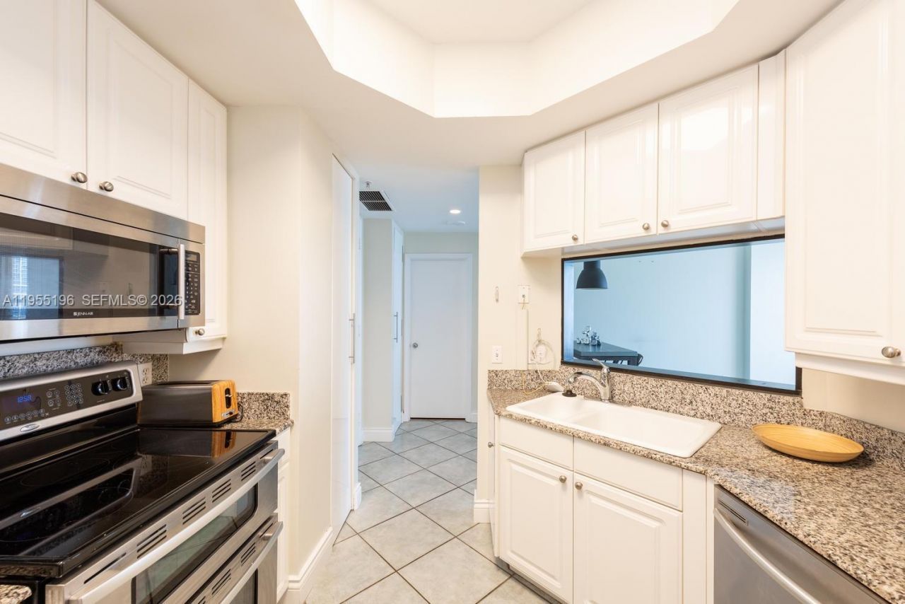 888 Brickell Key Dr, Unit 2201, Miami, FL 33131 Photo