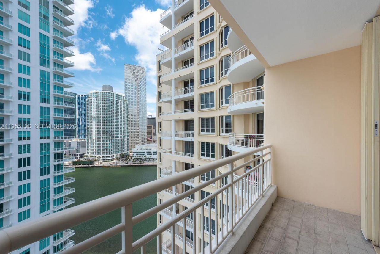 888 Brickell Key Dr, Unit 2201, Miami, FL 33131 Photo