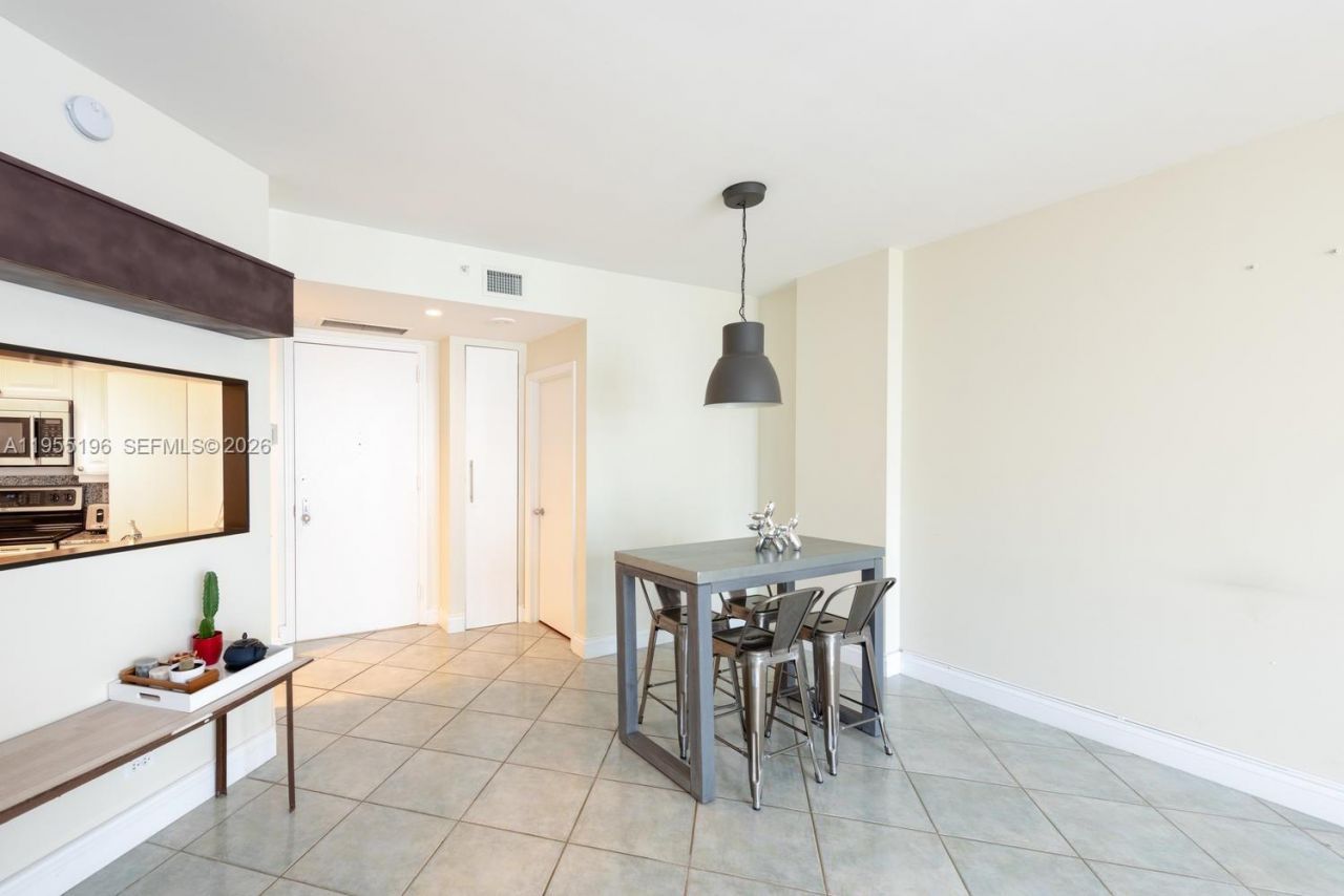 888 Brickell Key Dr, Unit 2201, Miami, FL 33131 Photo