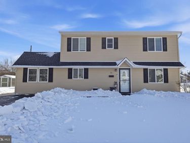 50 RED CEDAR DRIVE, LEVITTOWN, PA 19055